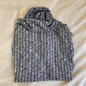 Flowy turtle neck long sleeve